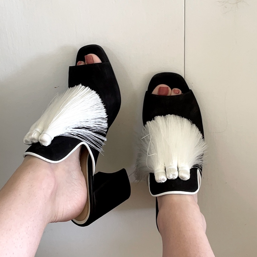 Gianni Bini Moneekas Mule Sandal 🖤